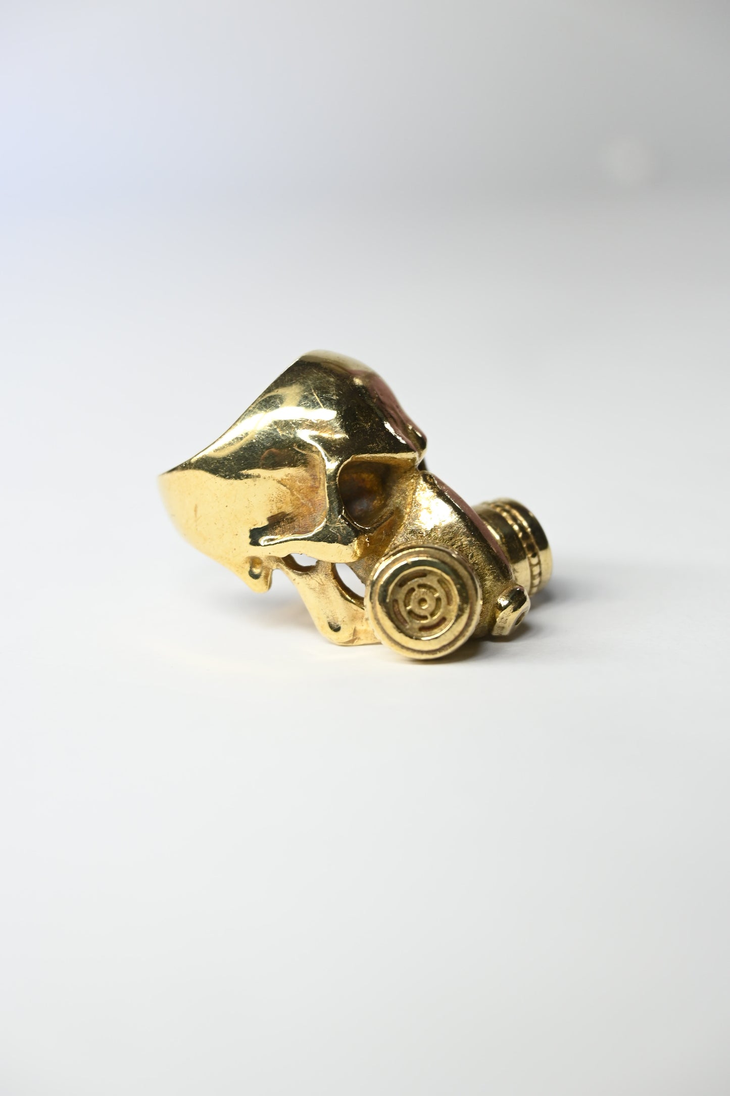 The gold respirator Ring