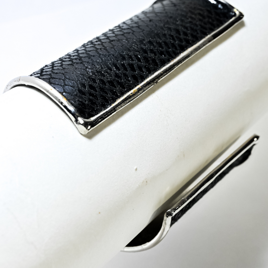 Stitch of smoke handcuff