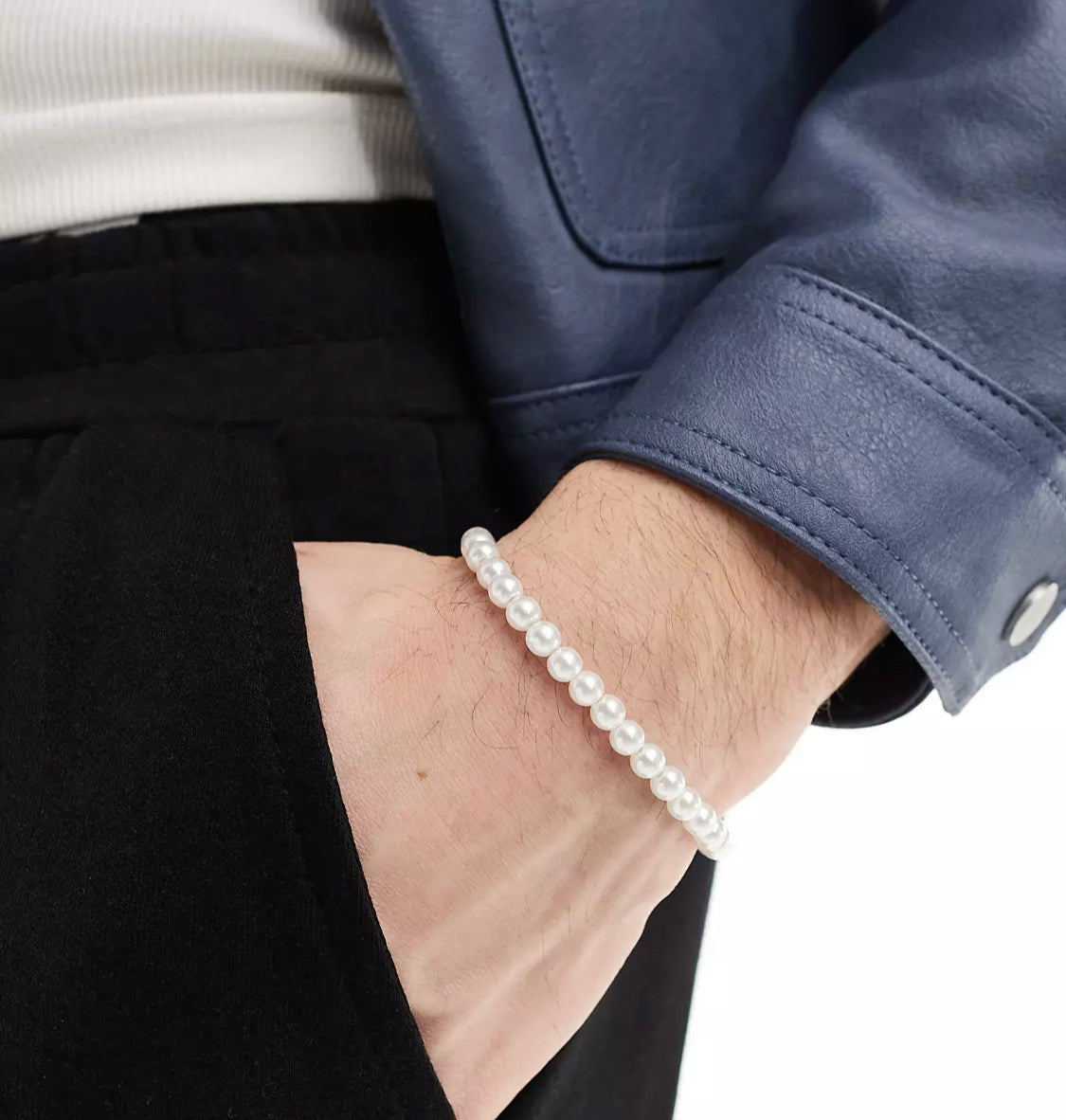 White pearl bracelet