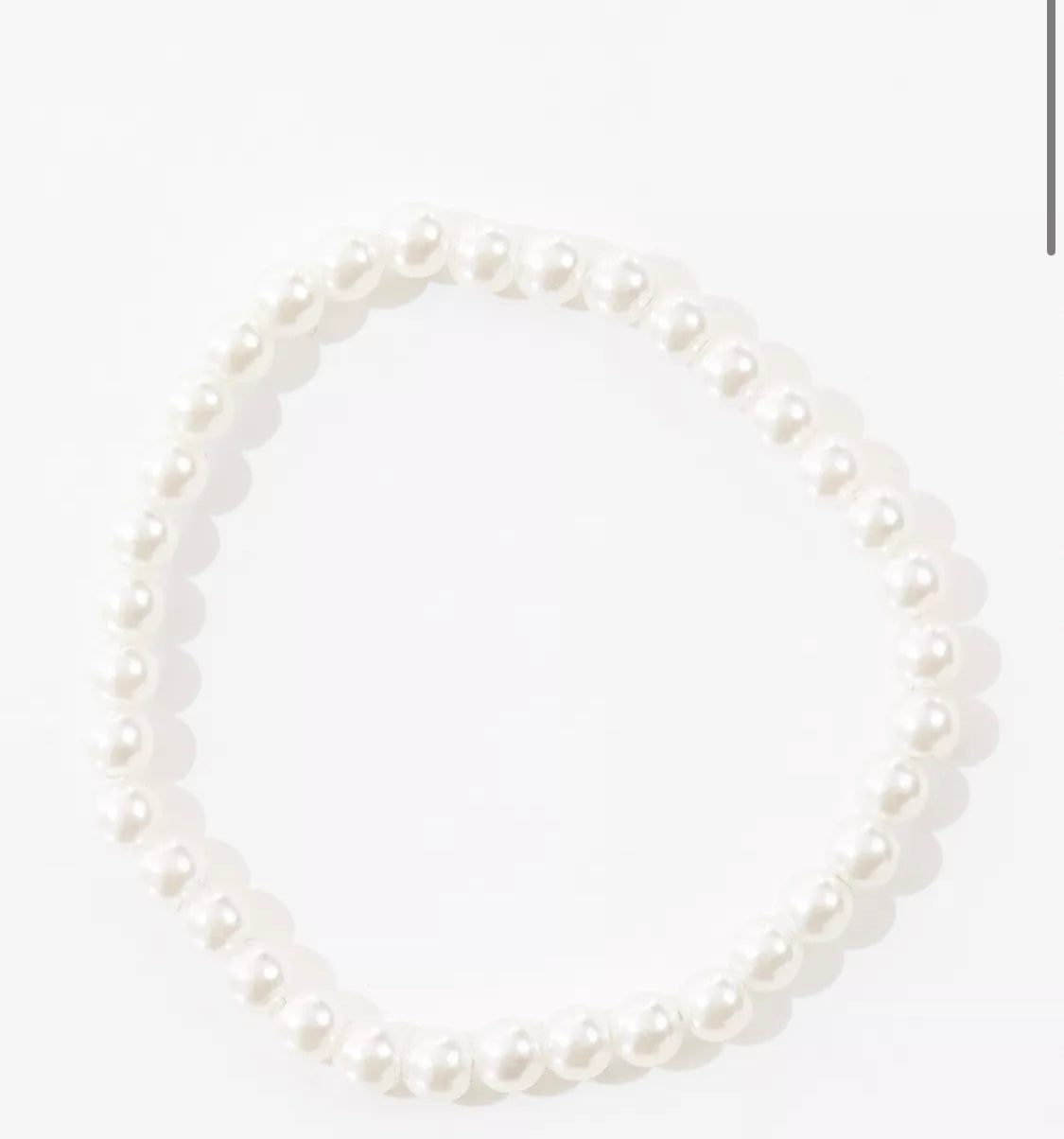 White pearl bracelet