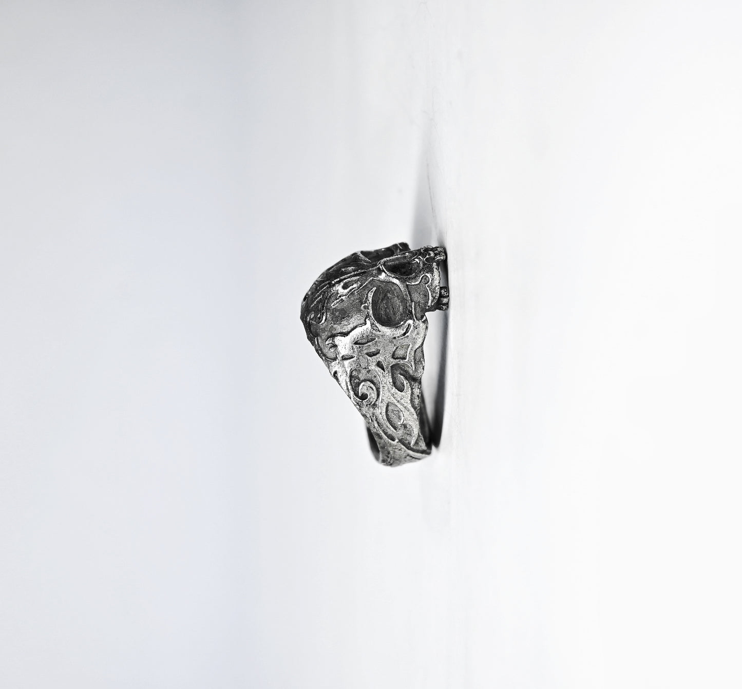 Phantom Skull Ring