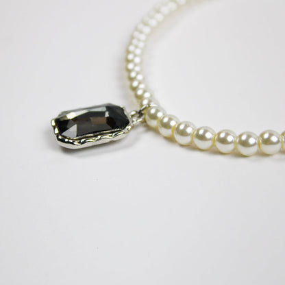 Chic Gem Black Pearl Necklace