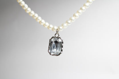 Chic Gem Necklace - White Stone