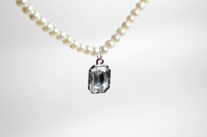 Chic Gem Necklace - White Stone