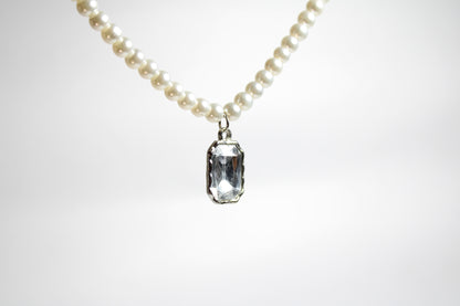 Chic Gem Necklace - White Stone